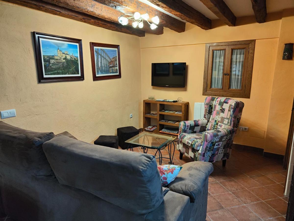 Casa Vieja Tabanera A 8 Min De Segoia Pension Tabanera del Monte Buitenkant foto
